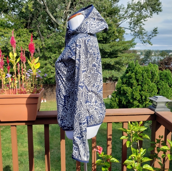 NEW BALANCE Jacket Windbreaker Blue Lightweight Hoodie Paisley XS - Picture 2 of 16